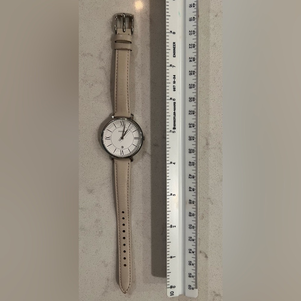Jacqueline Three-Hand Date Leather Fossil Watch